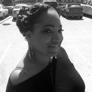 Meet your Posher, Dana